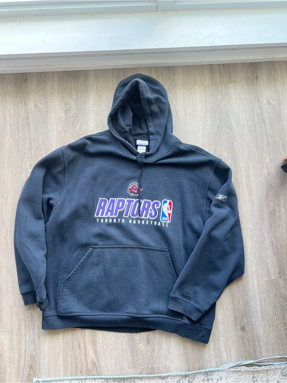 Reebok vintage Toronto raptors hoodie